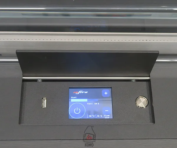 Dotykowy ekran sterowania w biokominku INFIRE ETRONIC